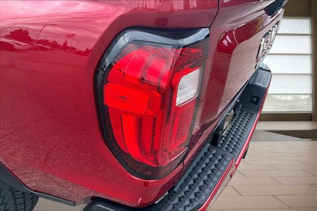 Used 2023 GMC Canyon Denali AWD/4WD image 30