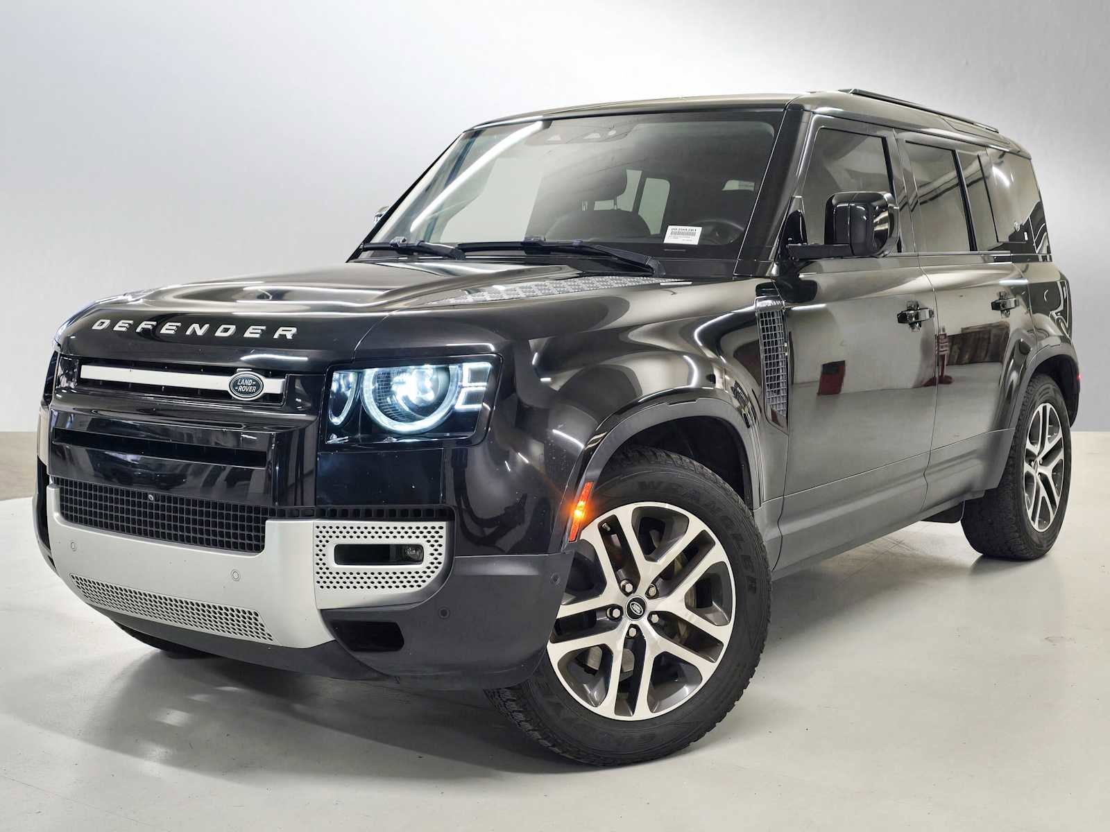 Used 2020 Land Rover Defender 110 HSE image 1