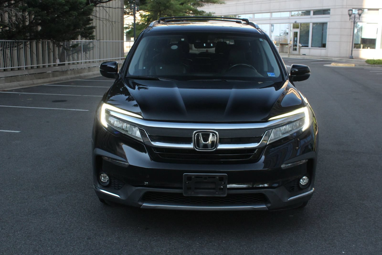 Used 2020 Honda Pilot Touring image 3