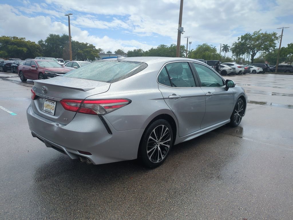 Used 2019 Toyota Camry SE image 6
