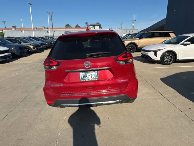 Used 2017 Nissan Rogue SV w/ SV Premium Package AWD/4WD image 8