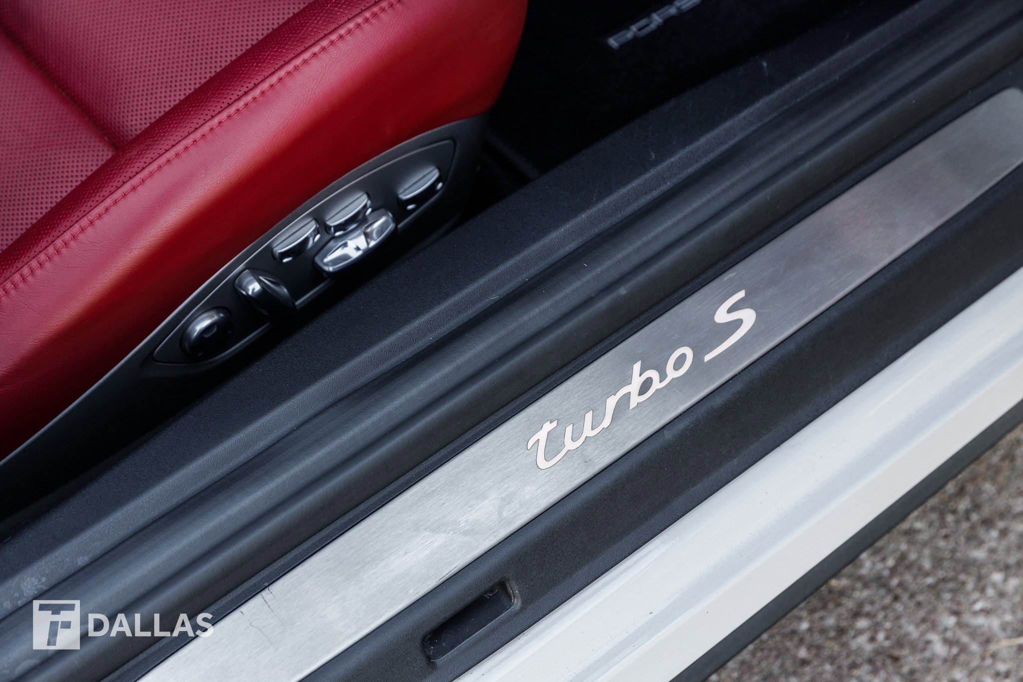 Used 2017 Porsche 911 Turbo S image 38