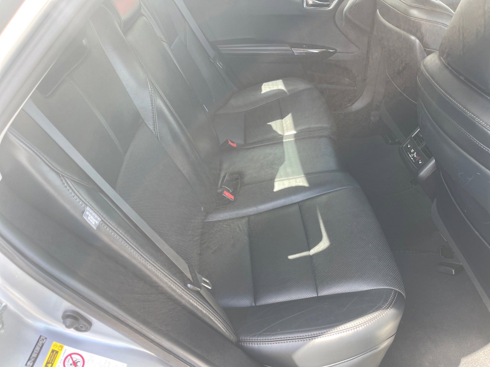 Used 2015 Toyota Avalon Limited w/ Technology Package FWD image 18