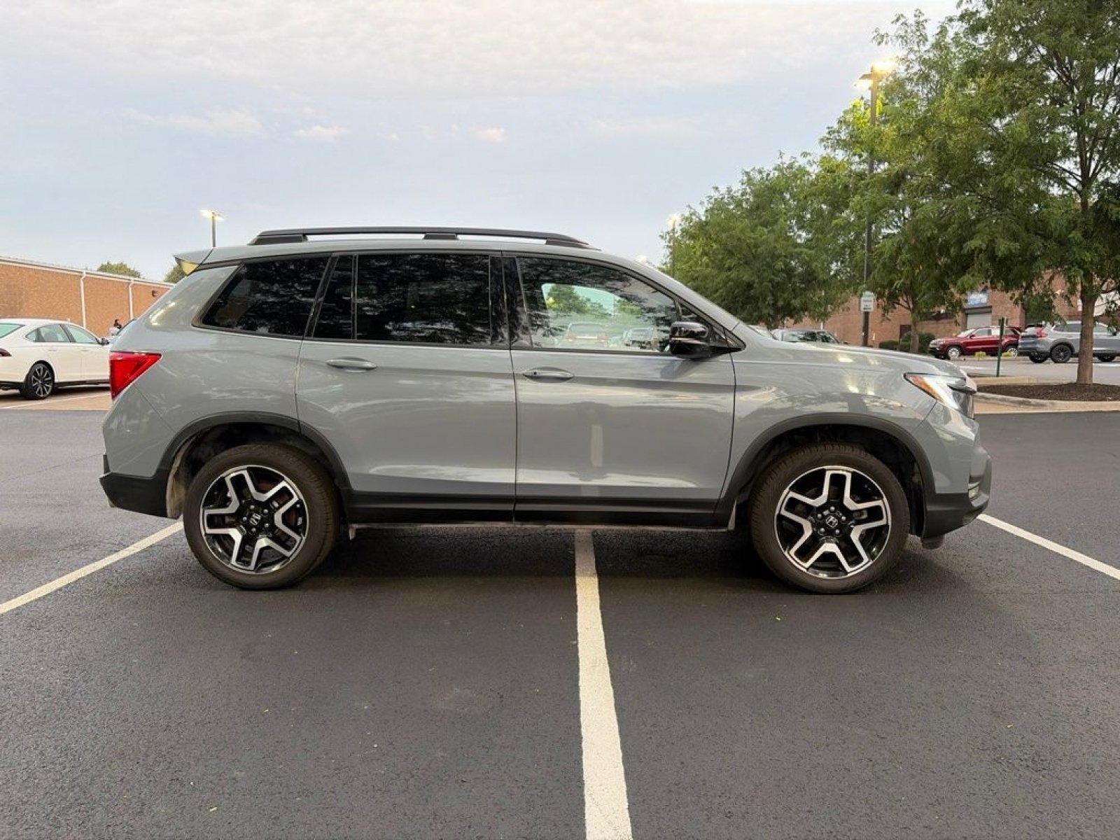 Used 2022 Honda Passport Elite image 6