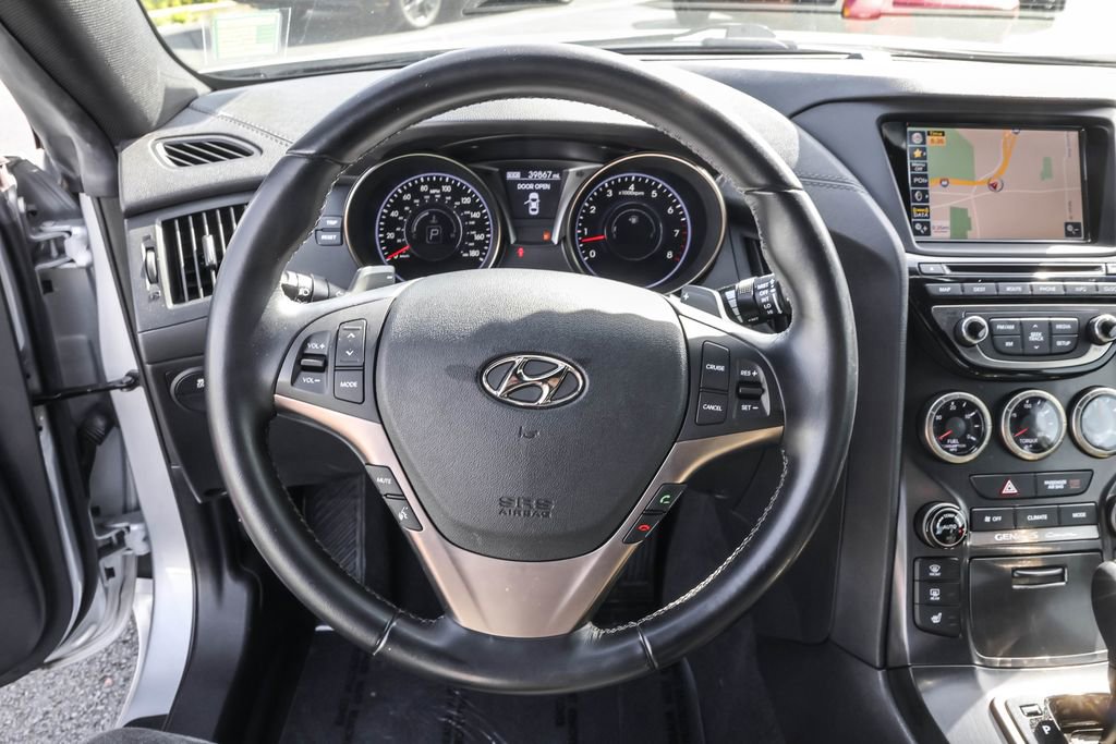 Used 2013 Hyundai Genesis 3.8 RWD image 20