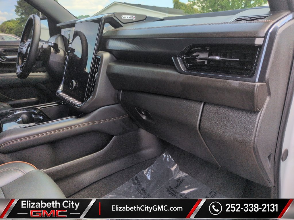 Used 2025 GMC Yukon AT4 w/ AT4 Premium Package AWD/4WD image 23
