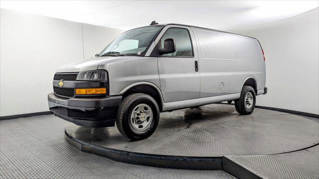 Used 2024 Chevrolet Express 2500 w/ Driver Convenience Package RWD image 2