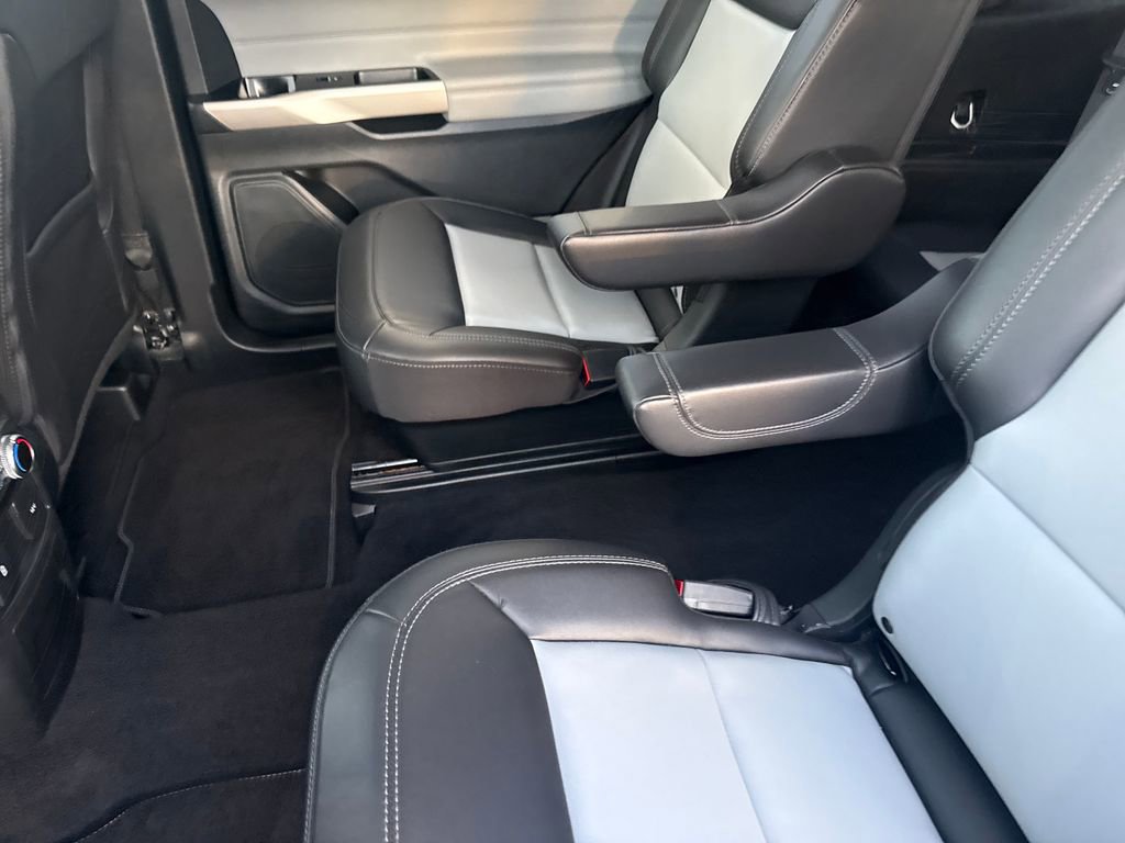 Used 2023 Ford Explorer XLT w/ Equipment Group 202A image 21