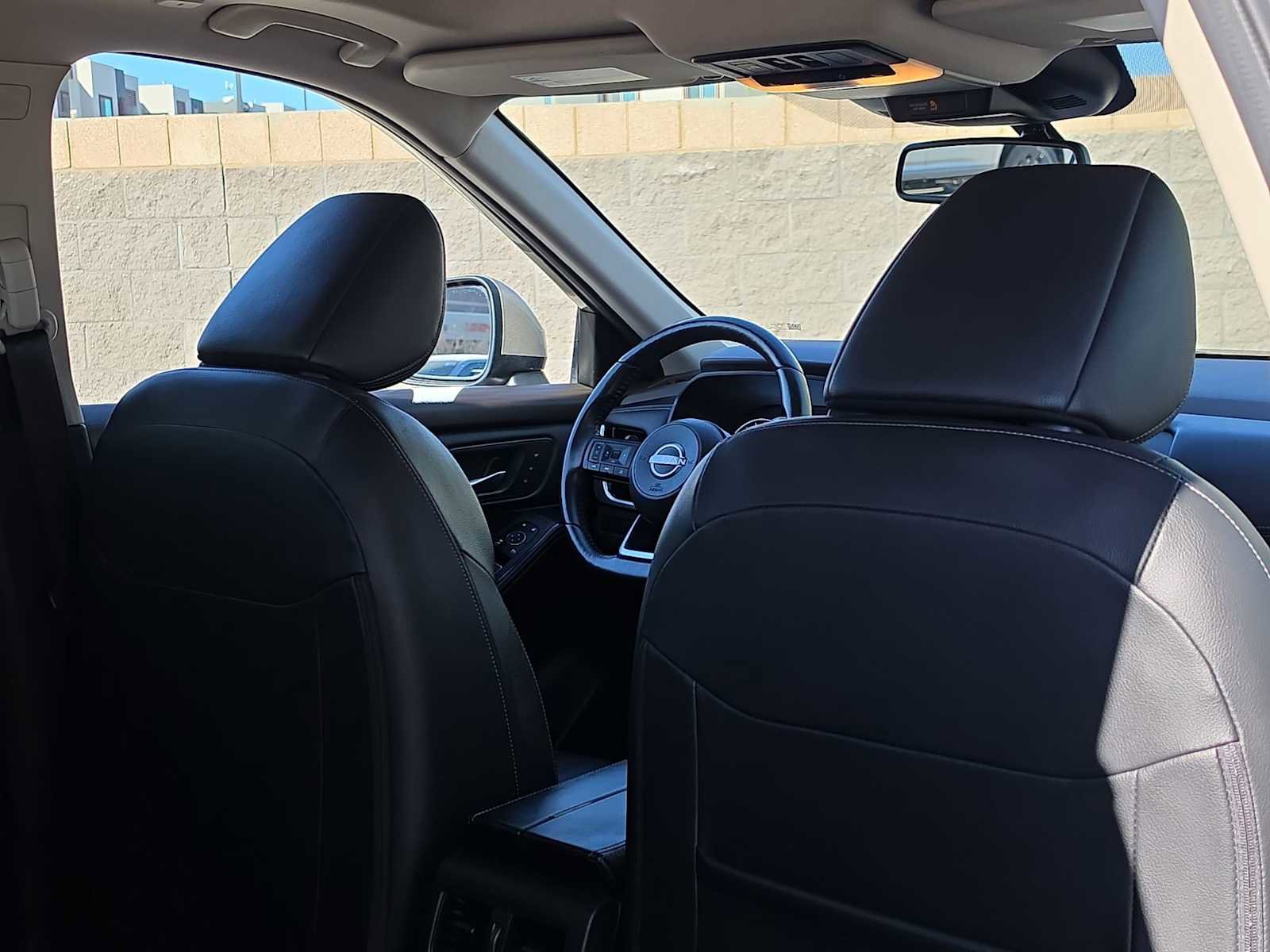 Used 2023 Nissan Rogue SL image 16