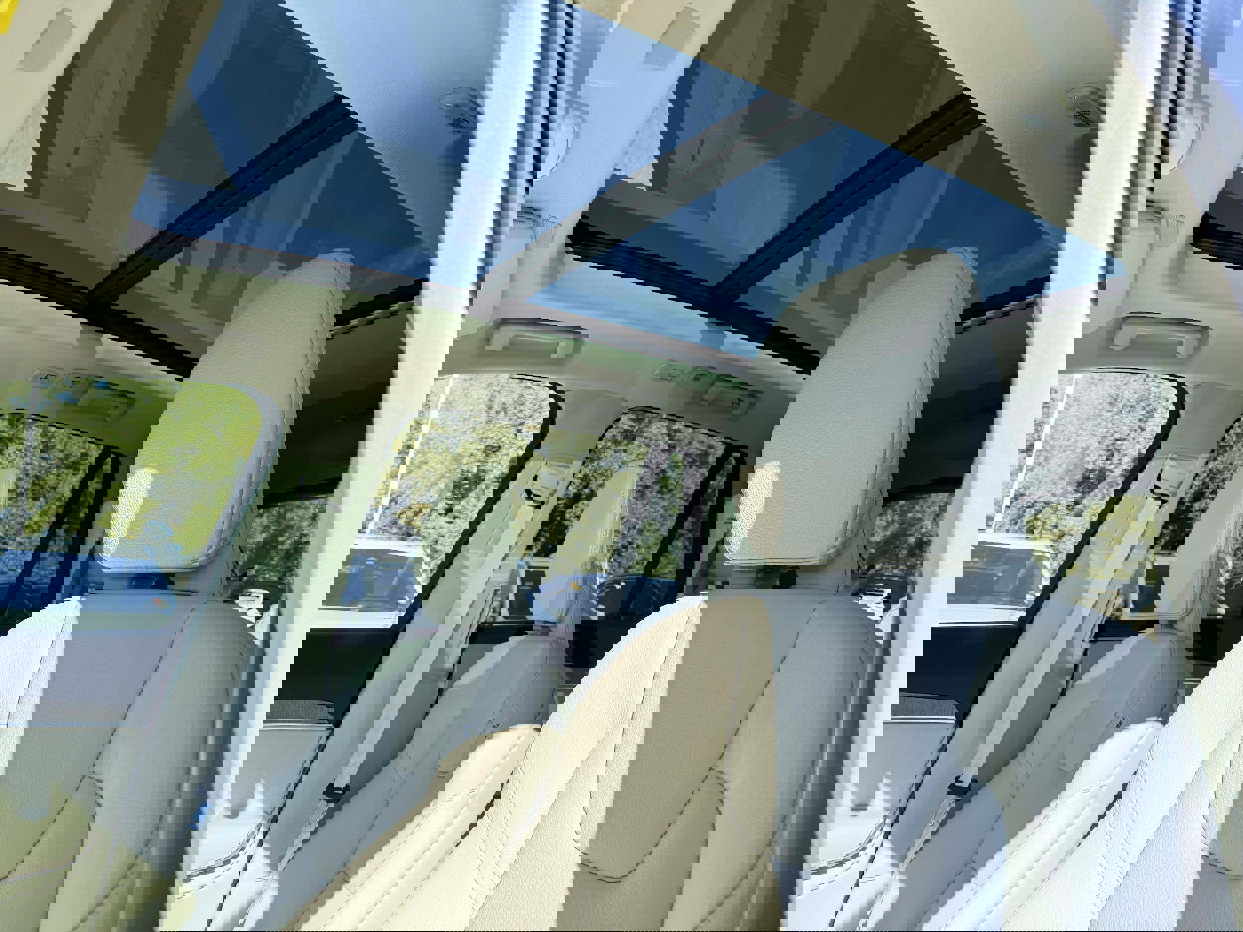 Used 2025 Volvo XC90 B6 Plus w/ Protection Package image 13