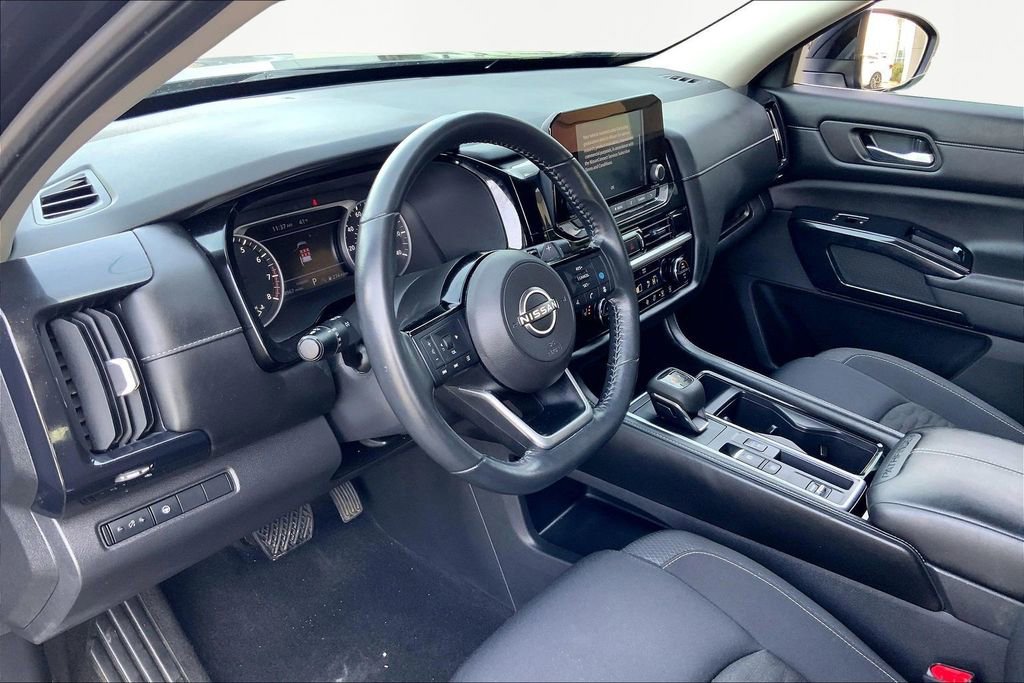 Used 2022 Nissan Pathfinder SV image 12