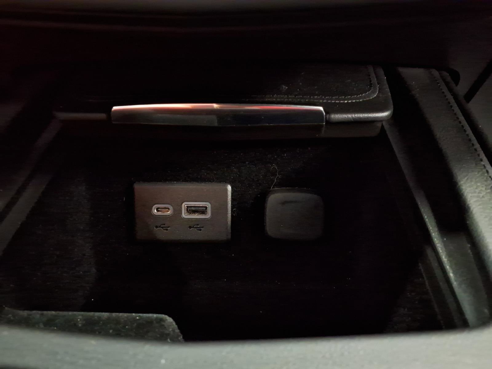 Certified 2023 Cadillac XT4 Premium Luxury w/ Technology Package FWD image 30