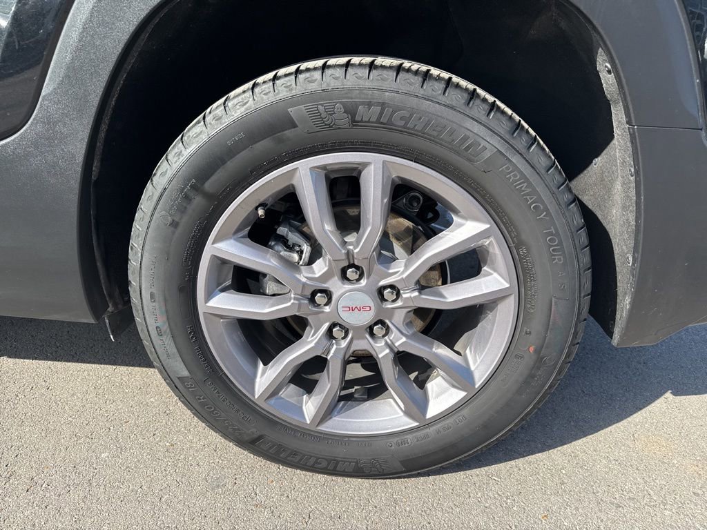 Used 2024 GMC Terrain SLT image 31