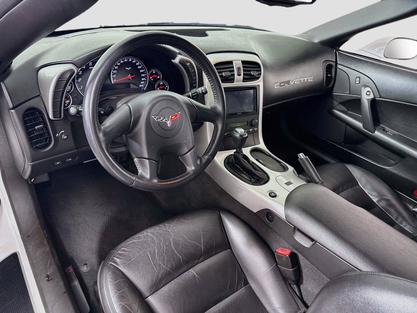 Used 2005 Chevrolet Corvette Coupe RWD image 3