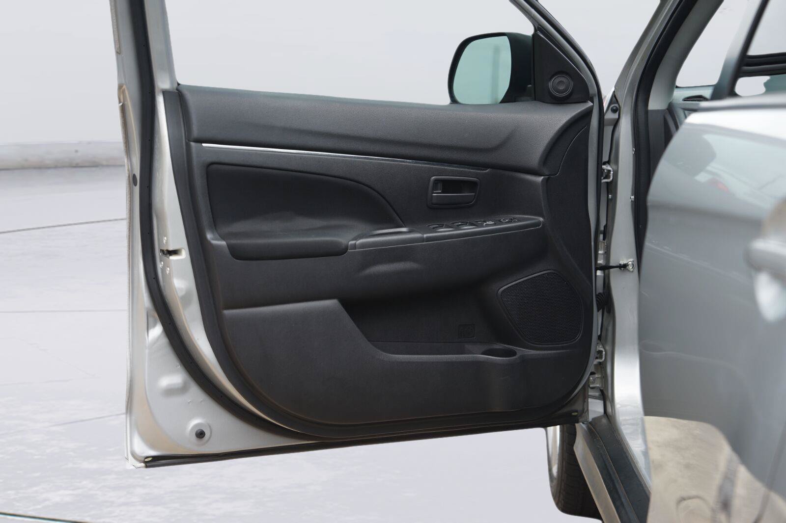 Used 2013 Mitsubishi Outlander Sport ES FWD image 30