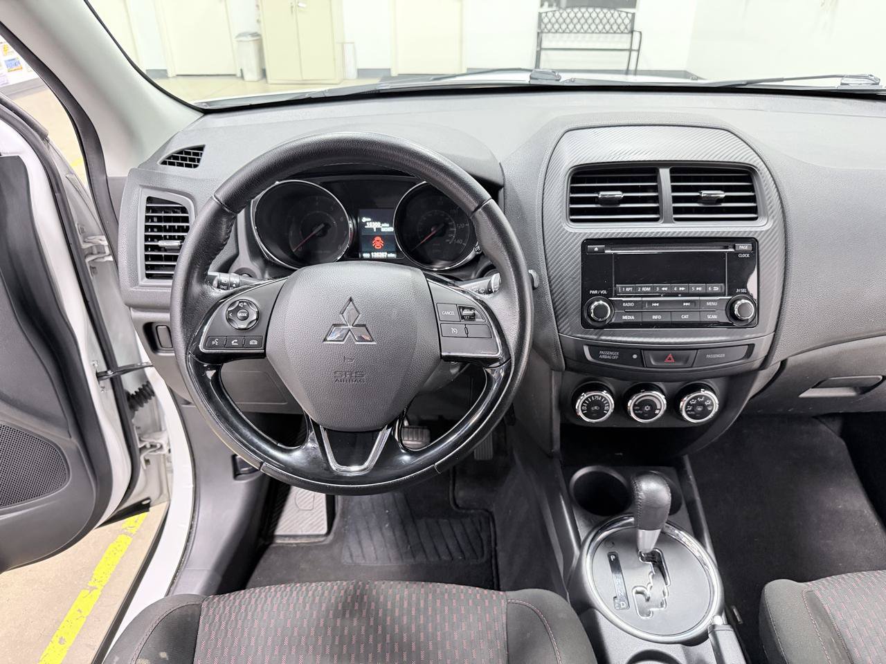 Used 2017 Mitsubishi Outlander Sport ES AWD/4WD image 38