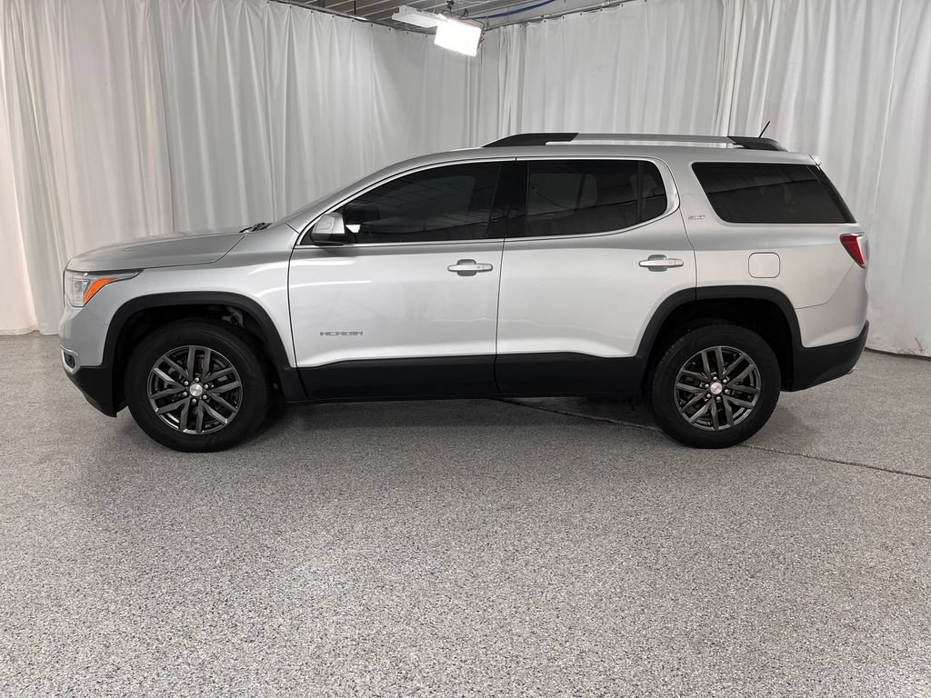 Used 2019 GMC Acadia SLT w/ LPO, Black Accent Package AWD/4WD image 2