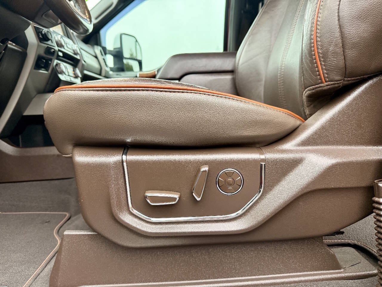 Used 2017 Ford F250 King Ranch w/ King Ranch Ultimate Package AWD/4WD image 10