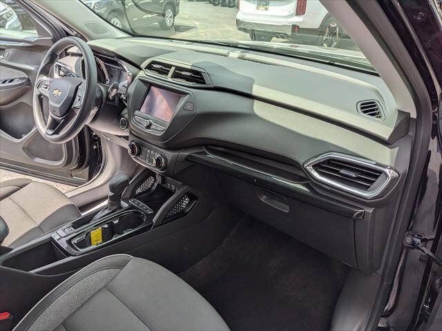 Used 2023 Chevrolet TrailBlazer LT AWD/4WD image 18