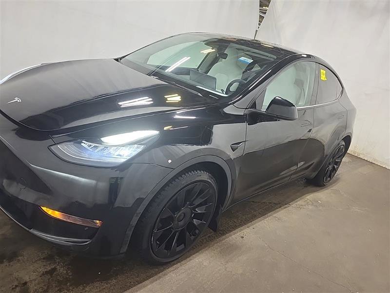 Used 2022 Tesla Model Y Long Range image 3