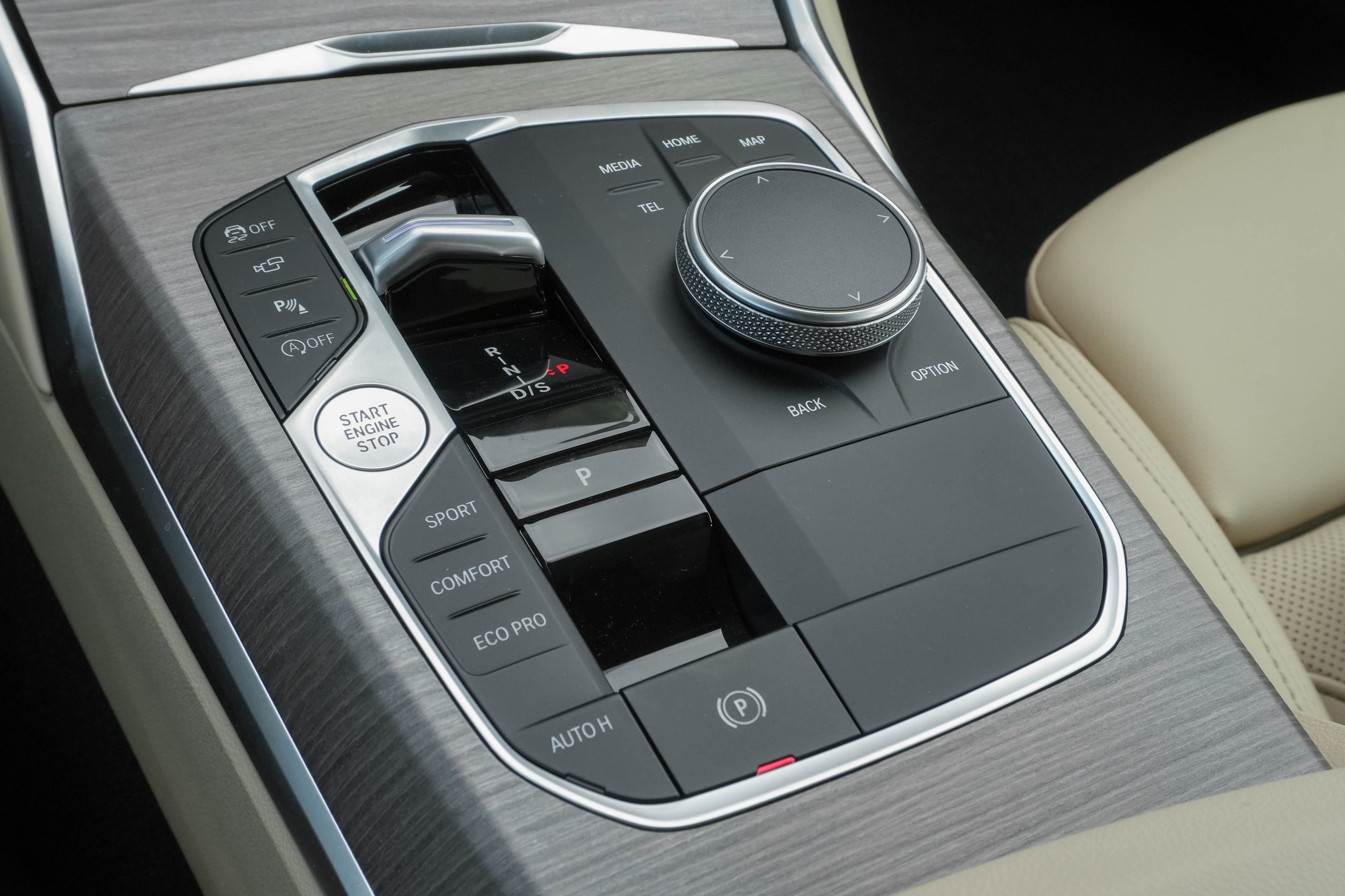 Certified 2025 BMW 330i Sedan RWD image 26
