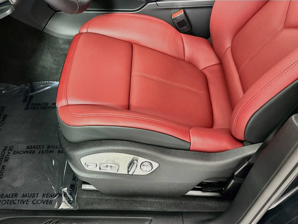 New 2026 Porsche Macan AWD/4WD image 22