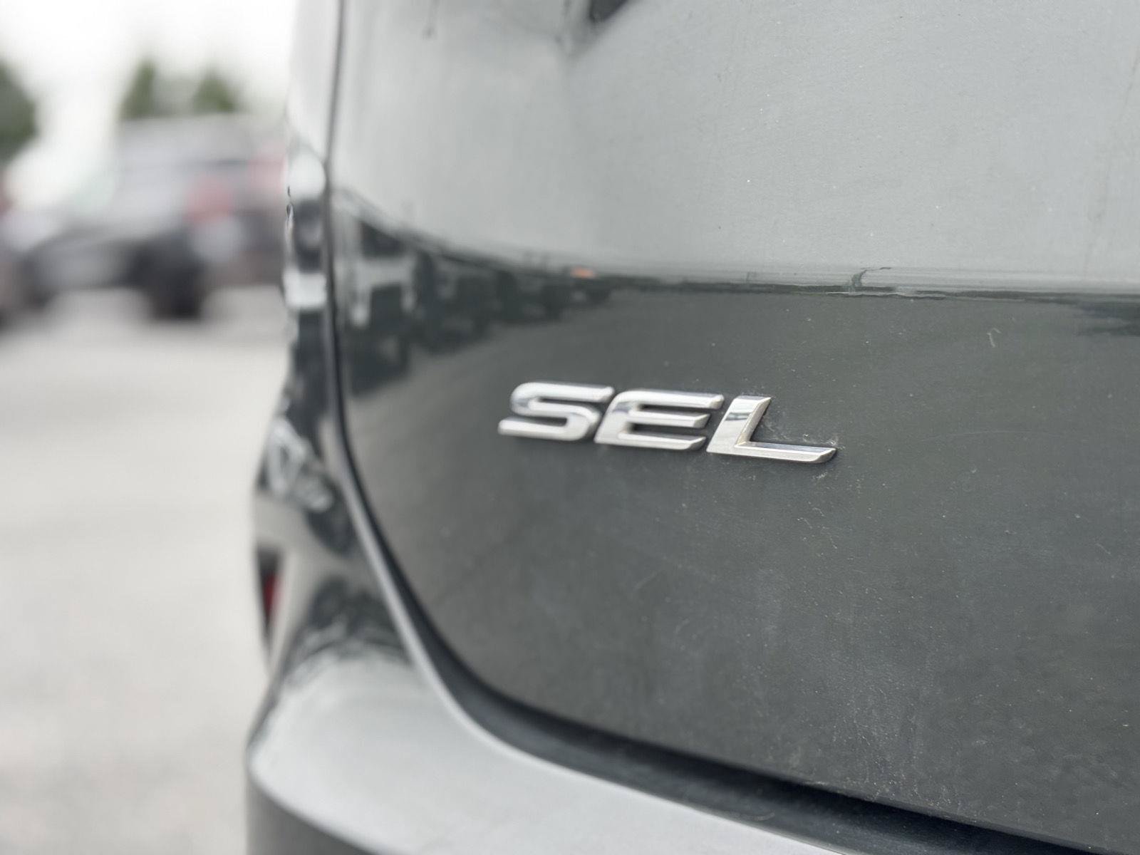 Used 2024 Ford Edge SEL AWD/4WD image 6