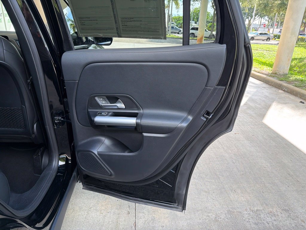 Used 2025 Mercedes-Benz GLA 250 image 31