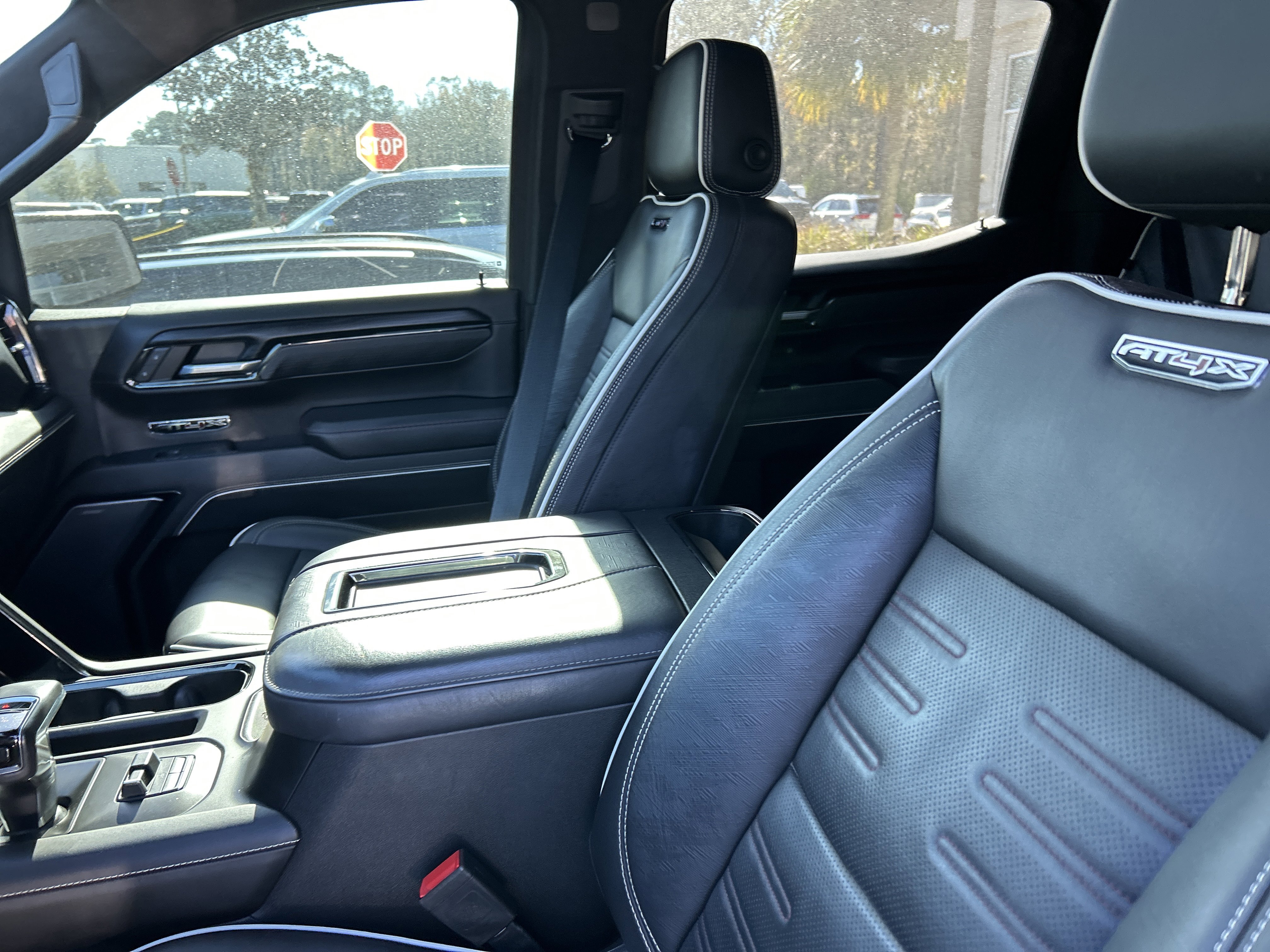 Used 2022 GMC Sierra 1500 AT4X image 12