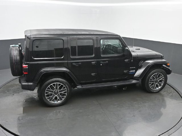 Used 2023 Jeep Wrangler Unlimited Sahara w/ Cold Weather Group AWD/4WD image 43