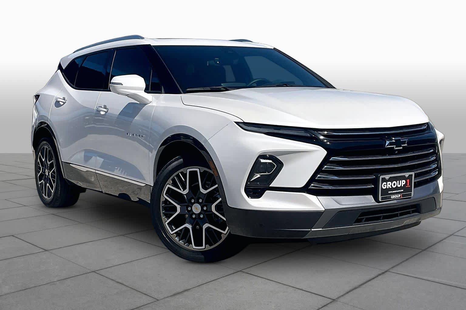 Used 2023 Chevrolet Blazer Premier w/ Driver Confidence II Package FWD image 3