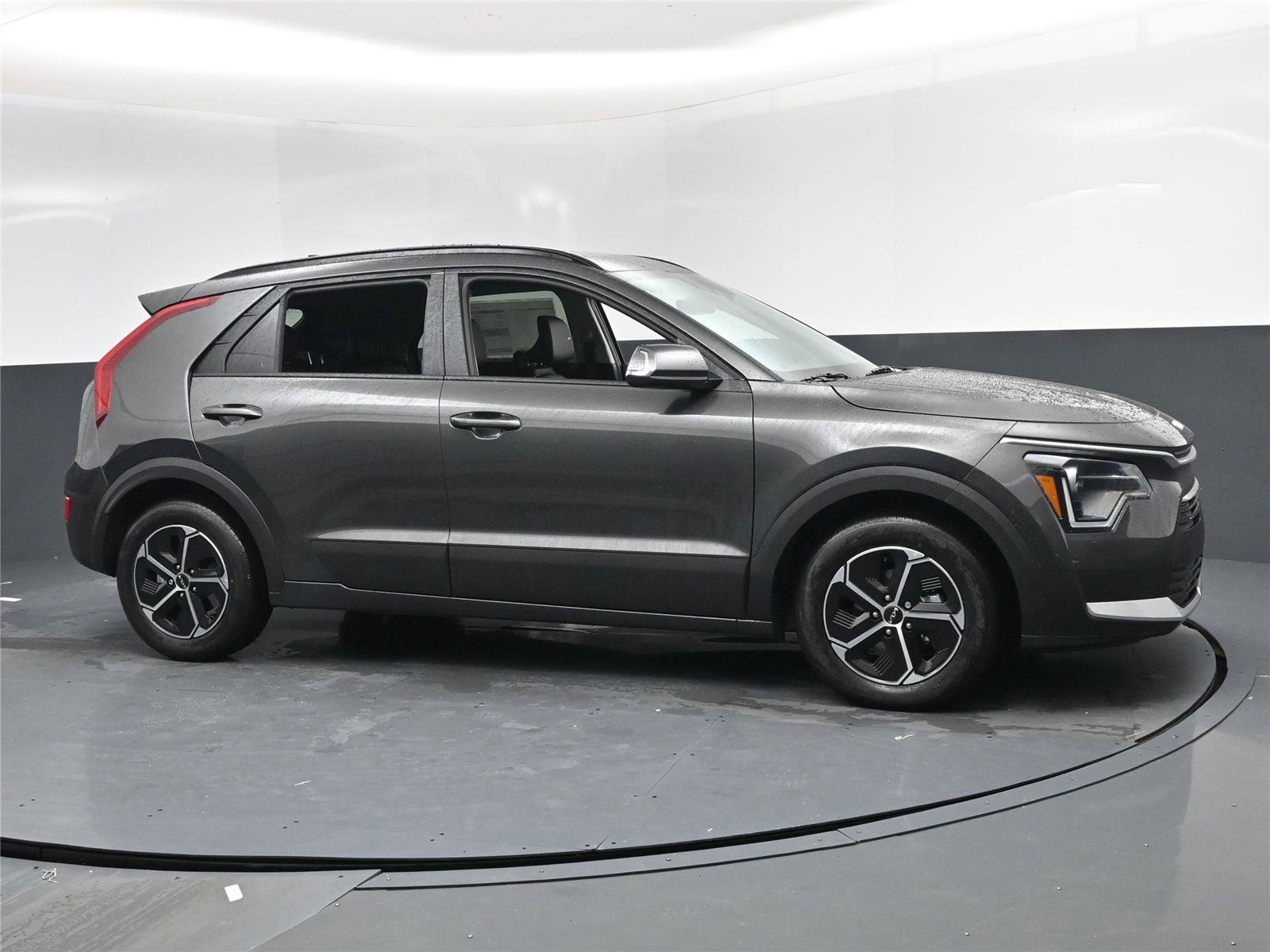 New 2026 Kia Niro EX image 2