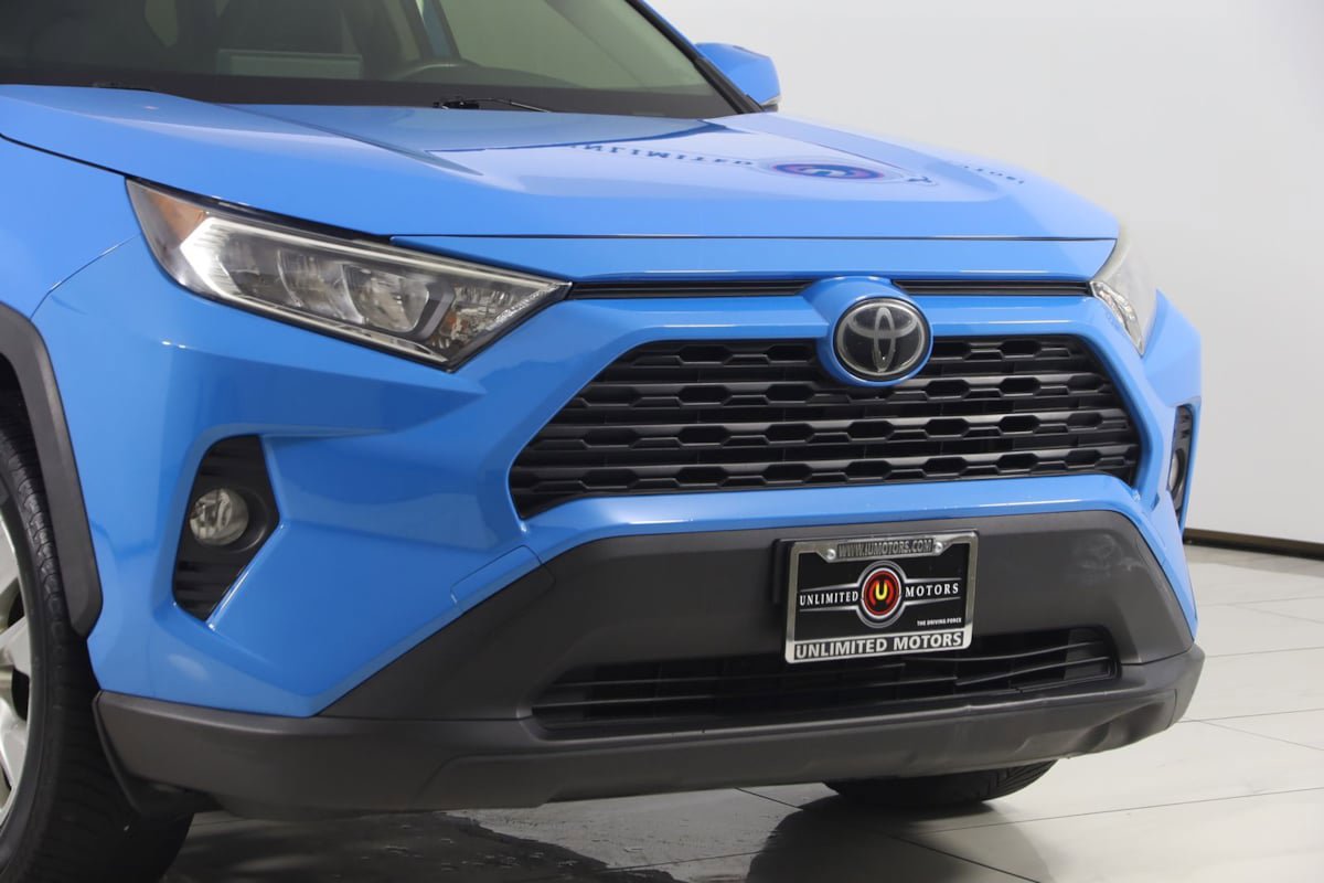 Used 2019 Toyota RAV4 XLE Premium AWD/4WD image 38