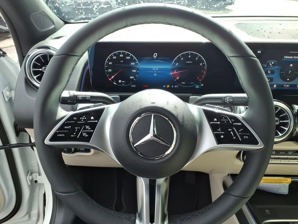 New 2026 Mercedes-Benz GLB 250 4MATIC image 19