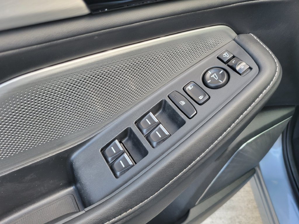 Used 2025 Acura MDX w/ Technology Package FWD image 22