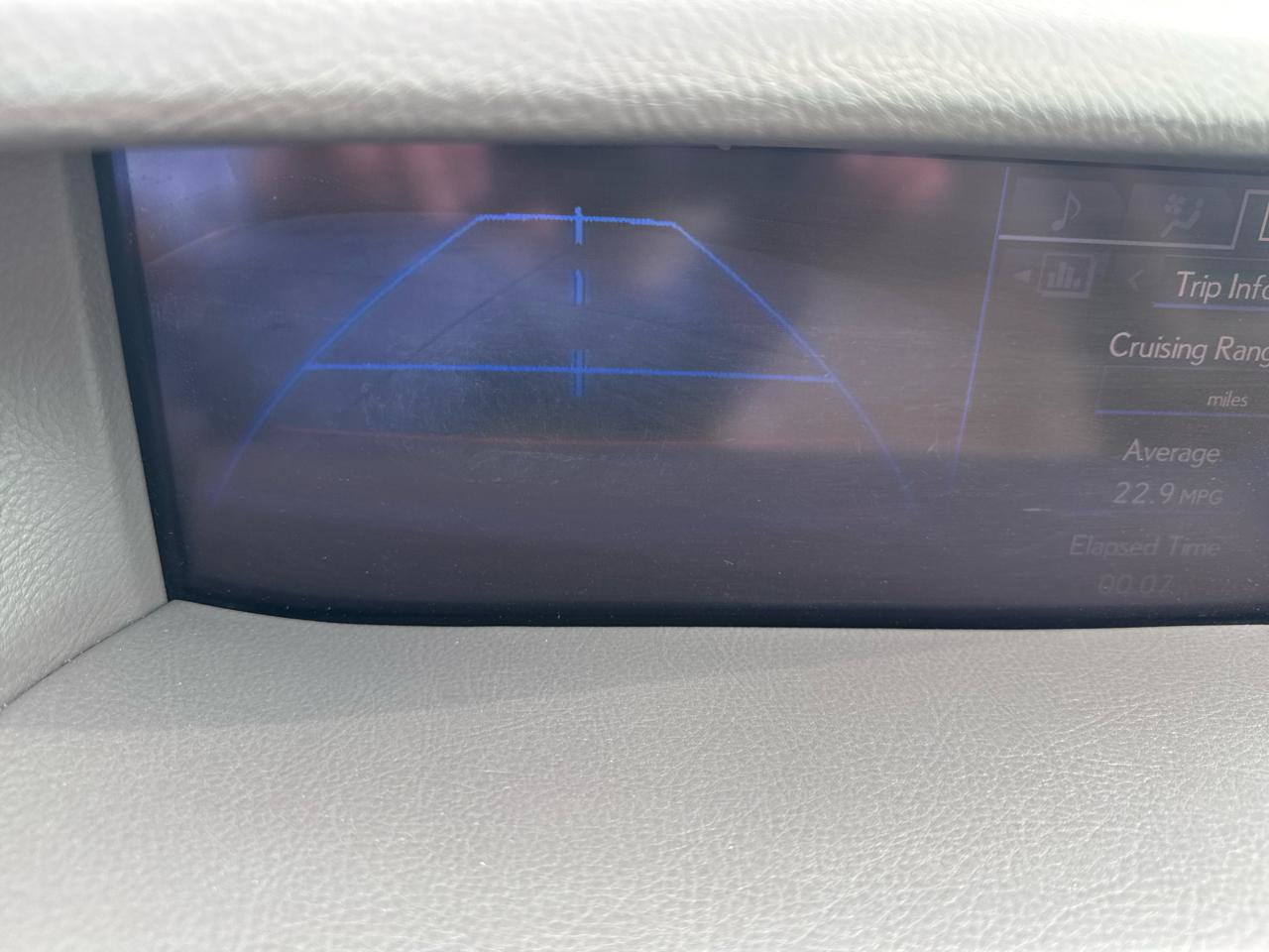 Used 2013 Lexus LS 460 w/ Comfort Pkg RWD image 24