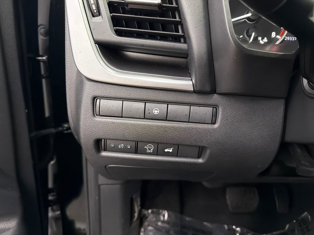 Used 2023 Nissan Rogue SV w/ SV Premium B Package FWD image 33