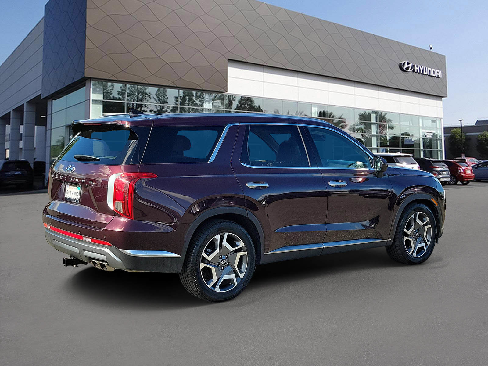 Used 2024 Hyundai Palisade Limited FWD image 2