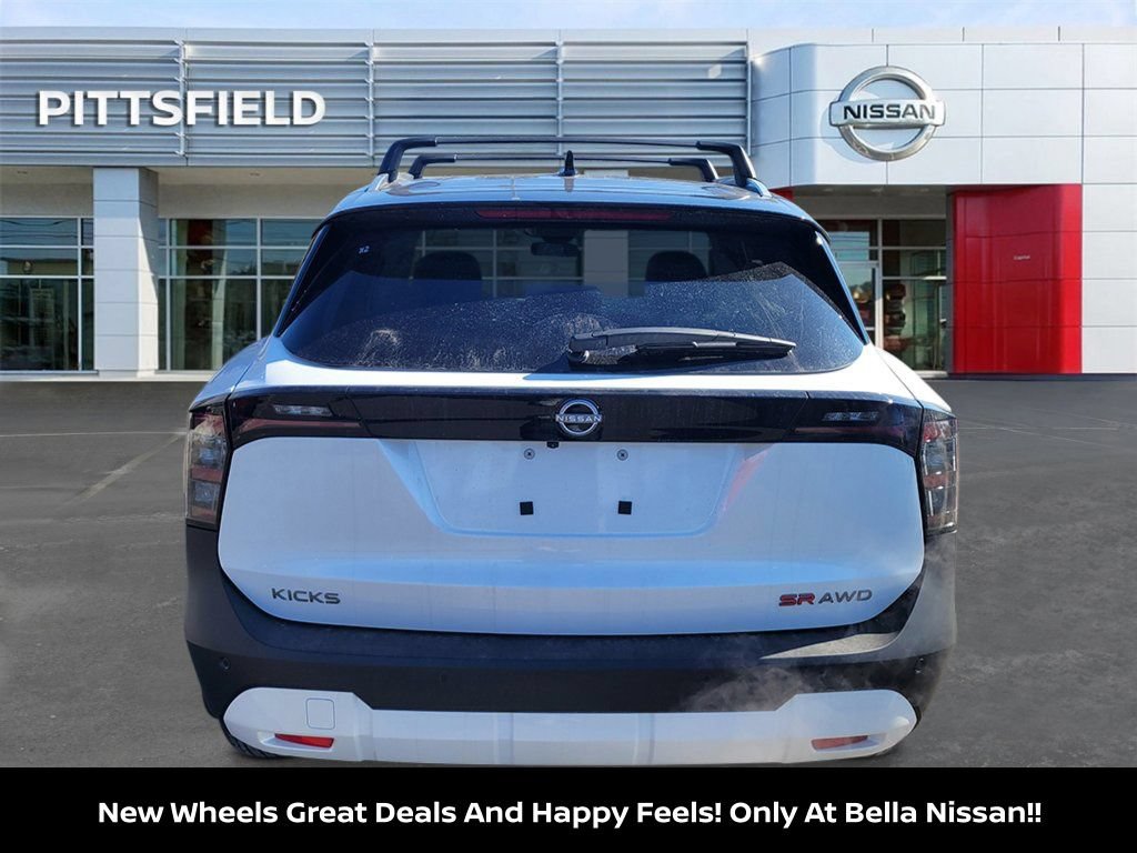New 2026 Nissan Kicks SR AWD/4WD image 4