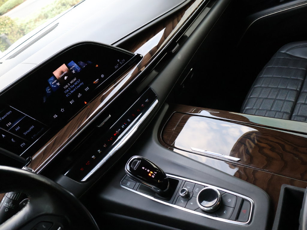 Used 2021 Cadillac Escalade Premium Luxury Platinum w/ Heavy-Duty Trailer Package AWD/4WD image 23
