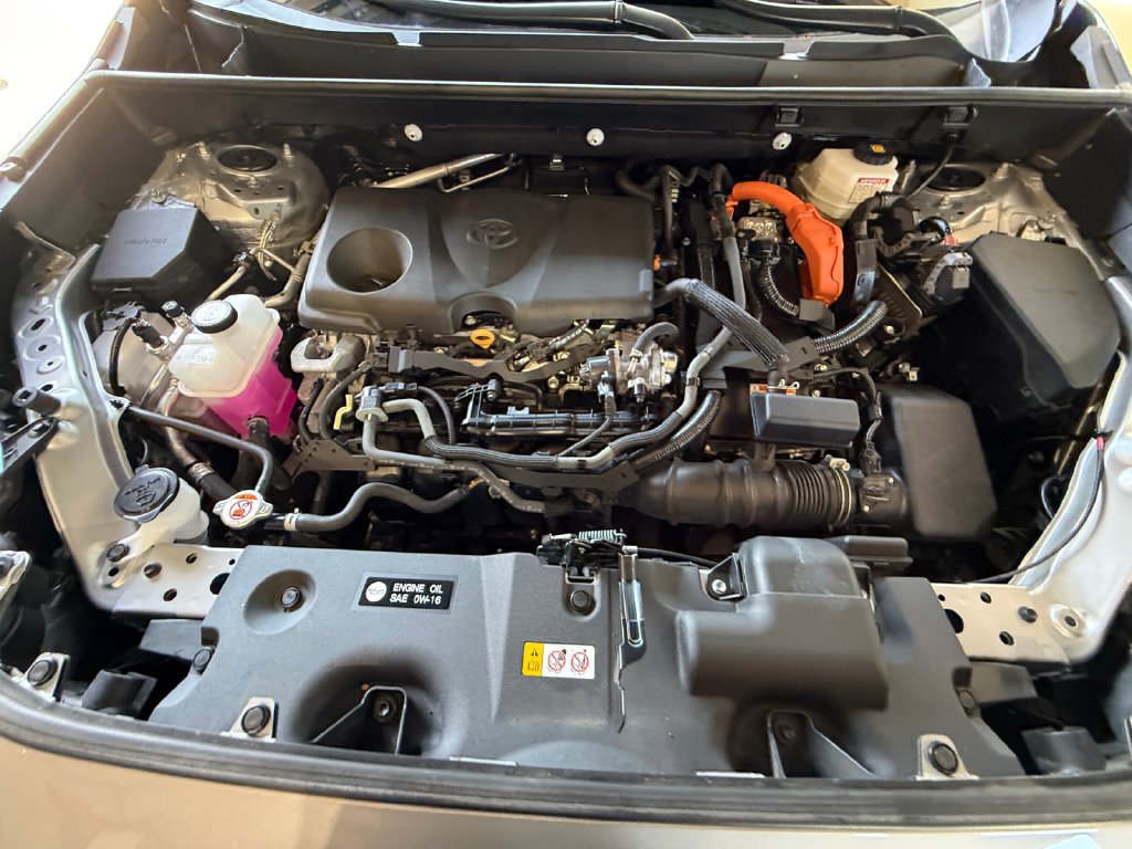 Used 2025 Toyota RAV4 XLE AWD/4WD image 20