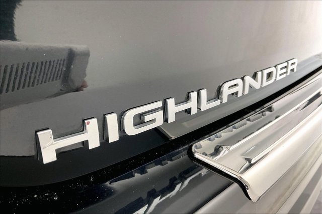 Used 2021 Toyota Highlander Platinum image 32