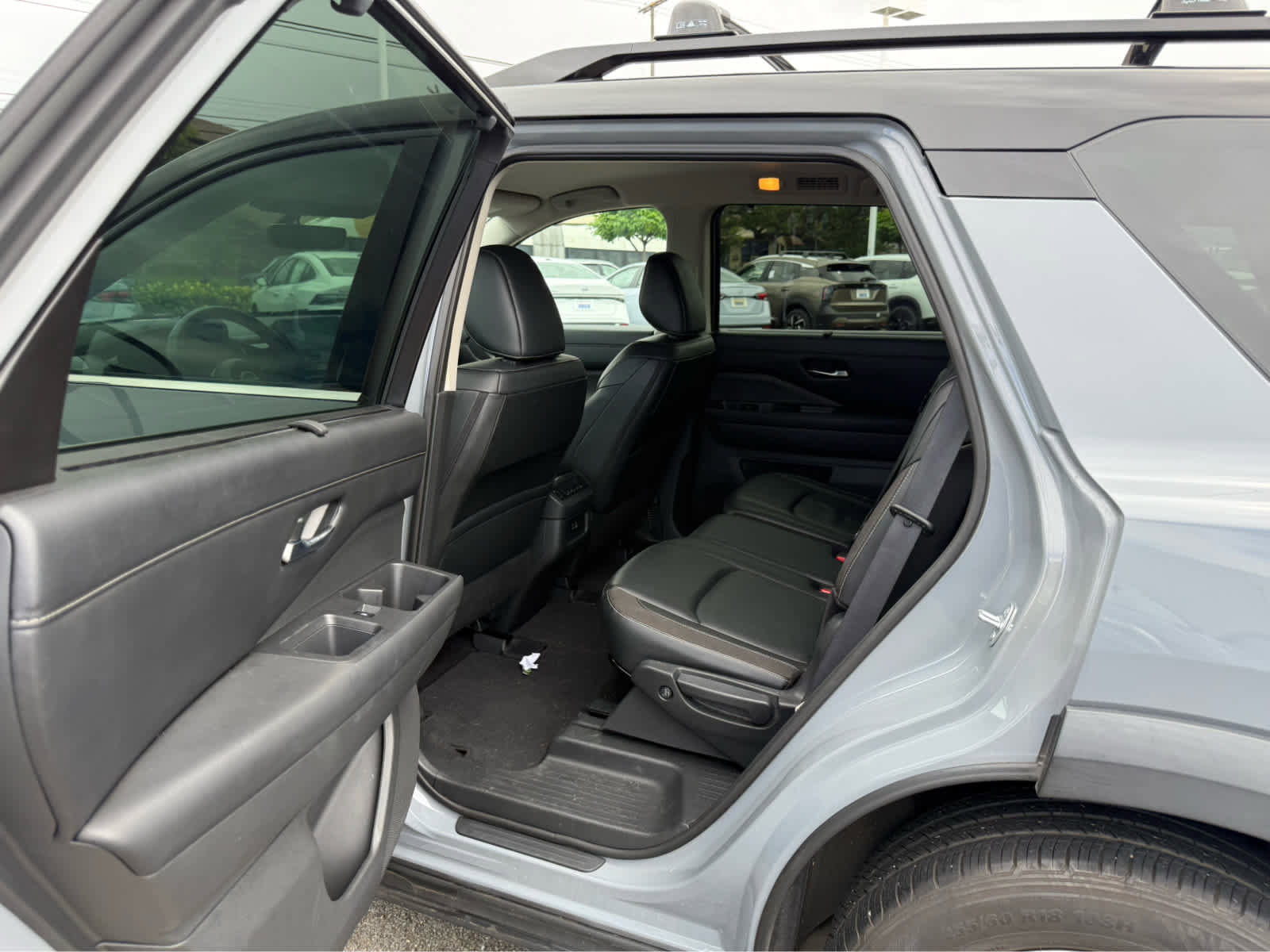 Used 2023 Nissan Pathfinder SL image 9