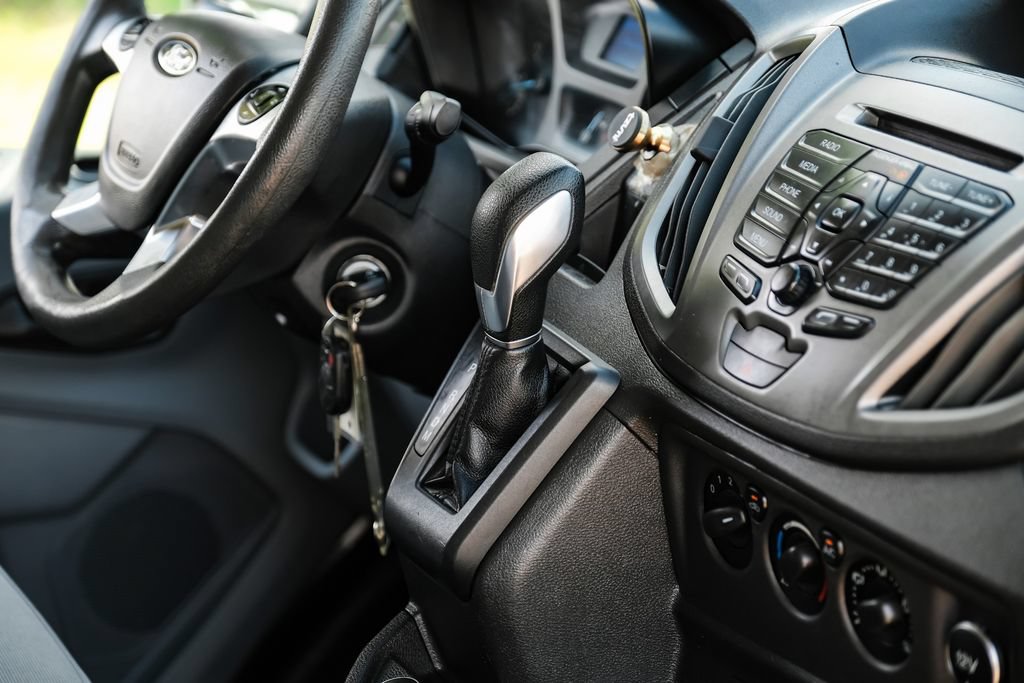 Used 2019 Ford Transit 250 130 Low Roof RWD image 18