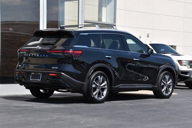 Used 2025 INFINITI QX60 Luxe w/ Lighting Package (N94) image 10