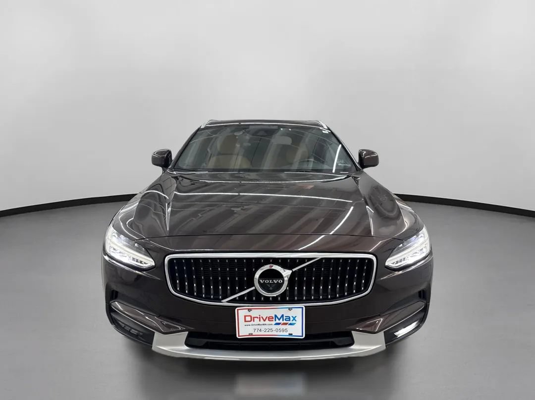 Used 2018 Volvo V90 T5 Cross Country w/ Convenience Package AWD/4WD image 2