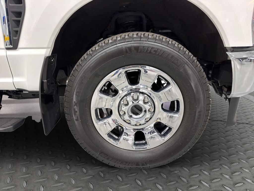 Used 2025 Ford F350 King Ranch w/ Chrome Package AWD/4WD image 15