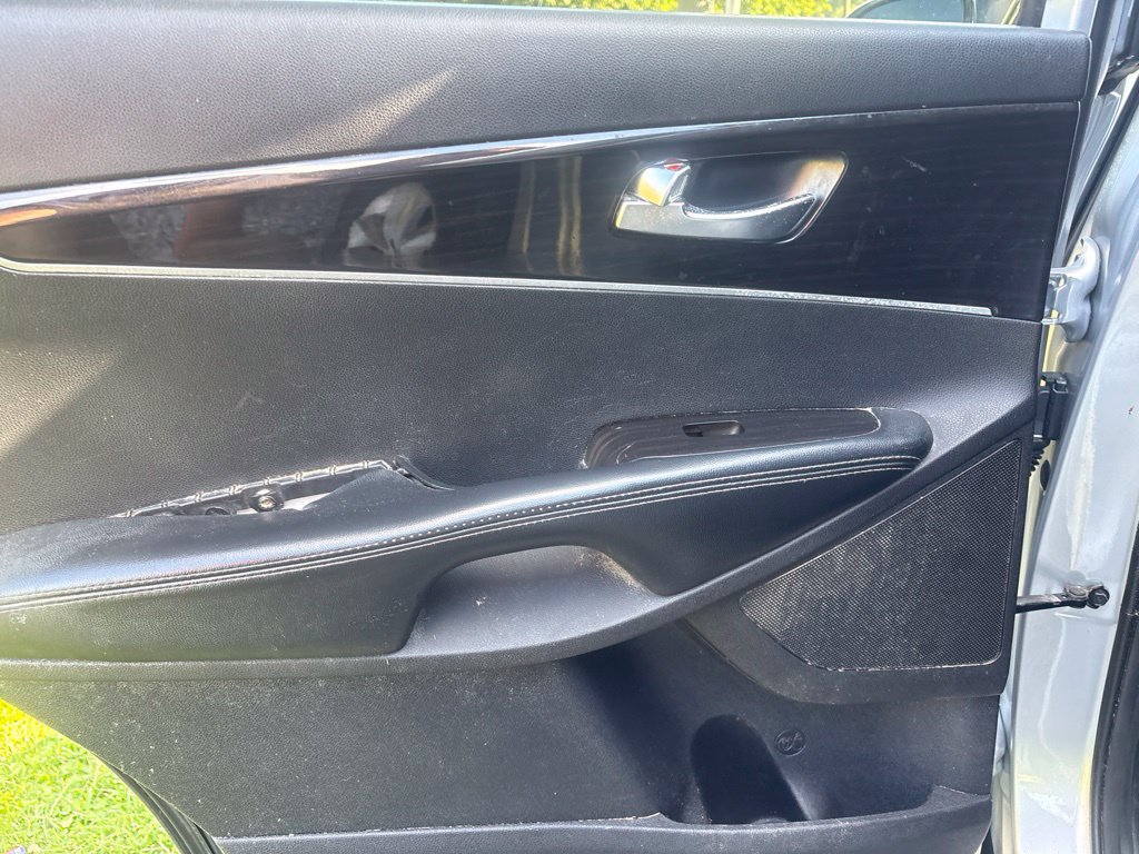 Used 2019 Kia Sorento L FWD image 12