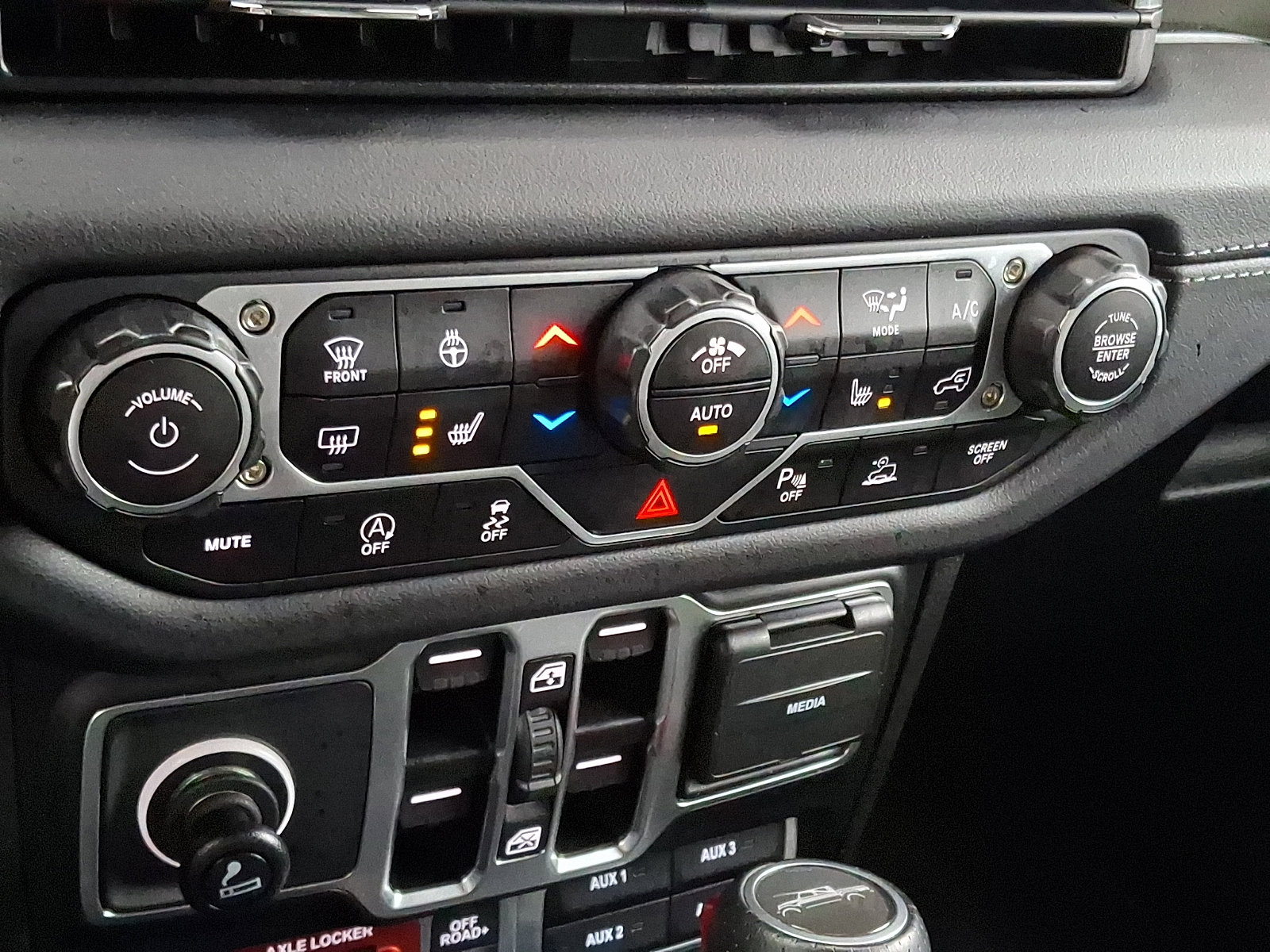 Certified 2024 Jeep Gladiator Mojave image 15