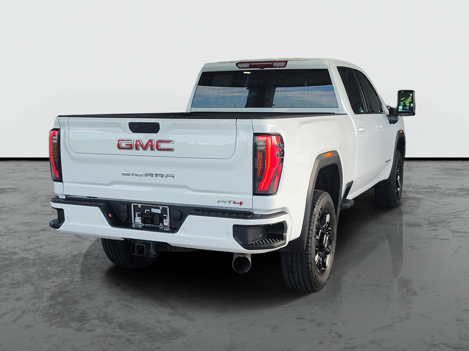 Used 2025 GMC Sierra 2500 AT4 AWD/4WD image 2